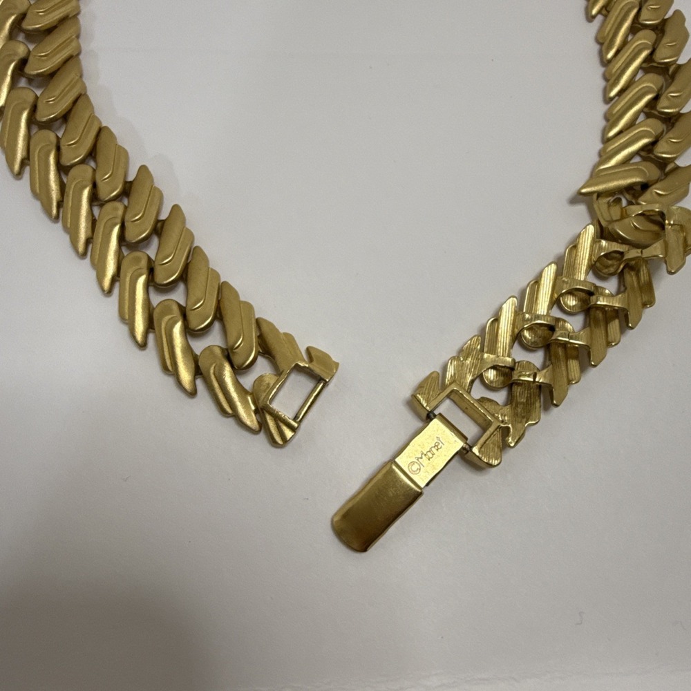 Vintage Monet Necklace Satin Gold Tone 16" Chevron Herringbone Link 162 - Picture 7 of 7